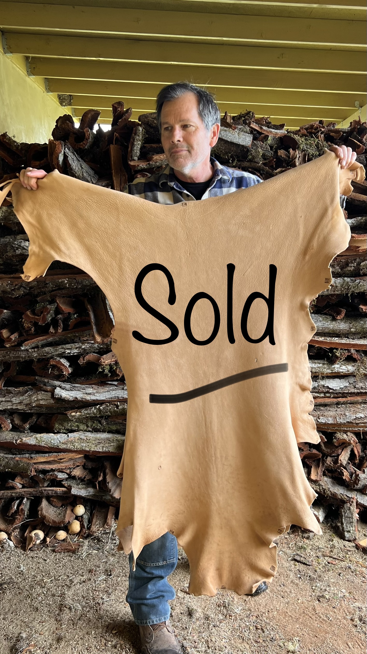 Oak bark tanned deerskin D4